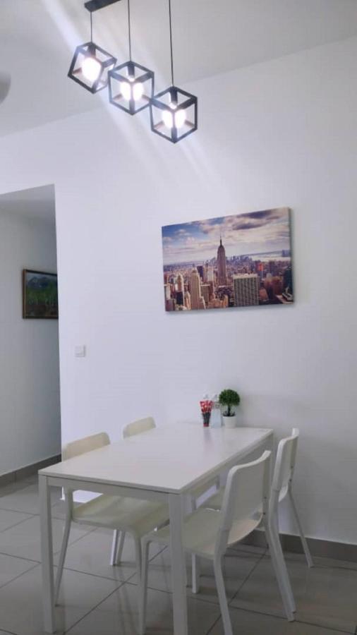 Bangi Almyra Suite ภายนอก รูปภาพ